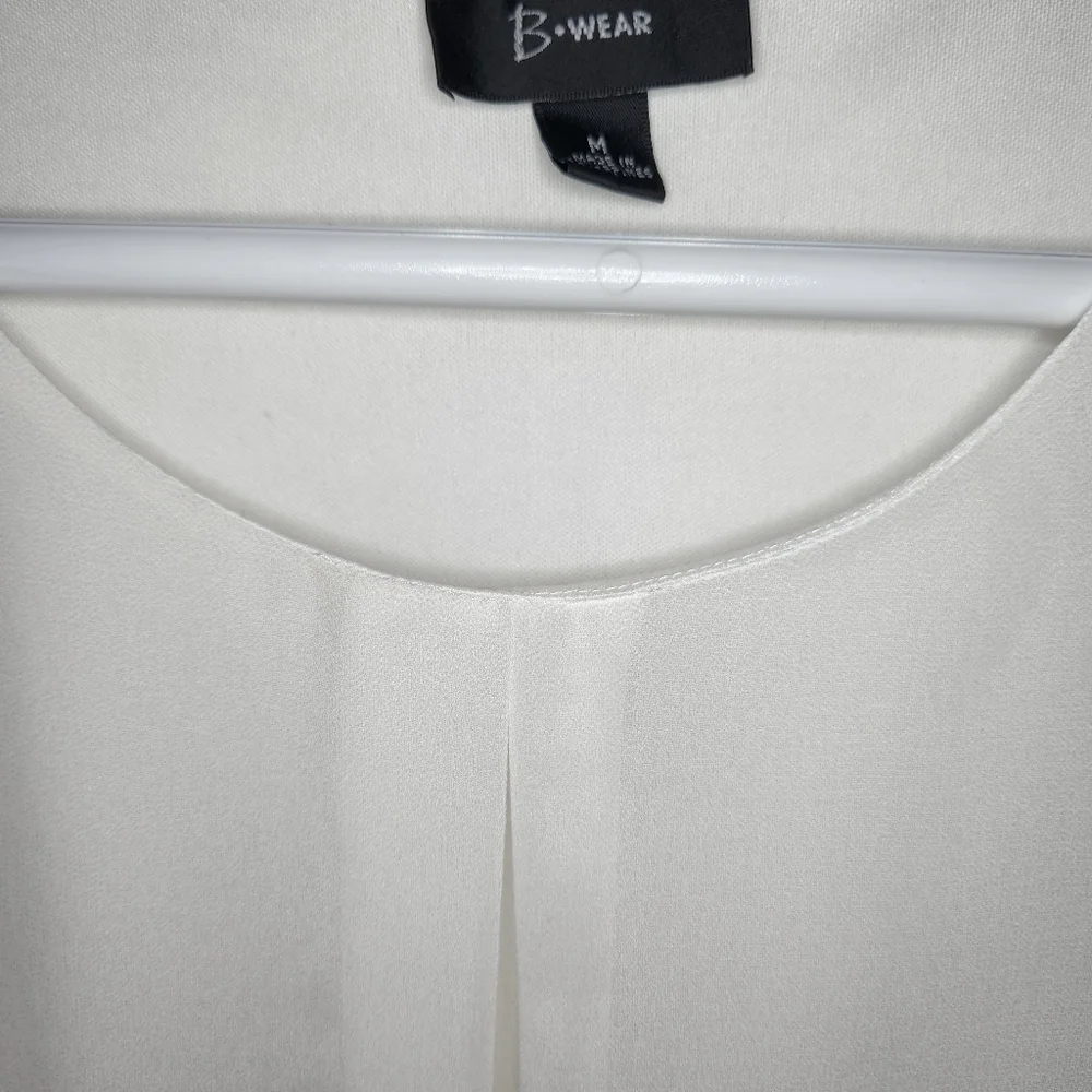 Flowing White Top with flare sleeves and a mid rise waist - Picture 3 of 5